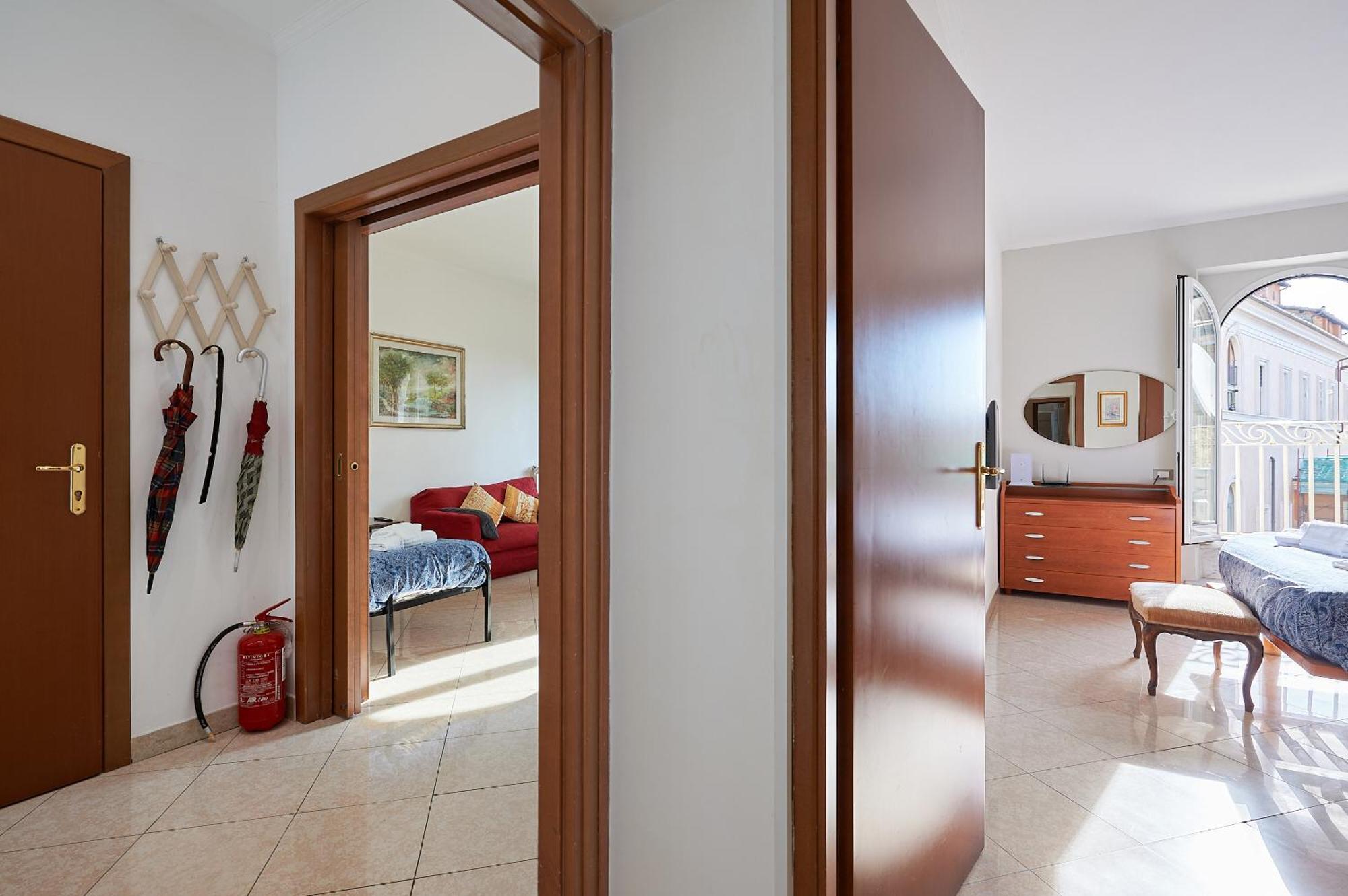 Close To The Spanish Steps, Wifi, Air Cond, 2 Bedrooms Rom